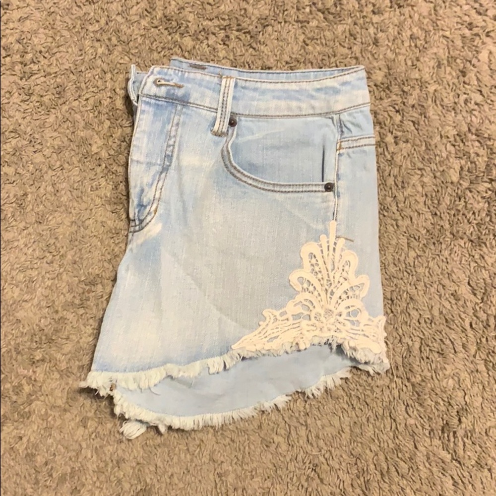 Mossimo size 8 / 29 high waisted jean shorts